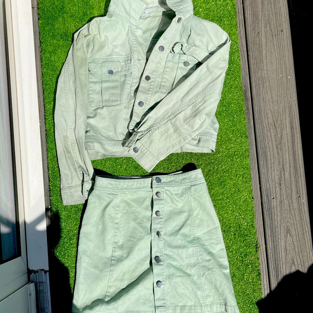 Iris Light Green Button-Front 2pc Skirt Set